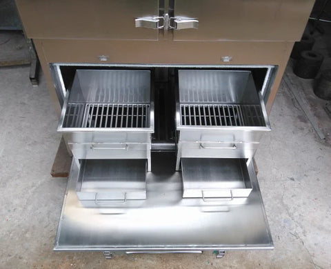 SM01: Smoker 10 Rack Charcoal Fired